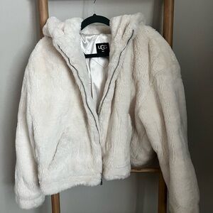 UGG JACKET (L)
